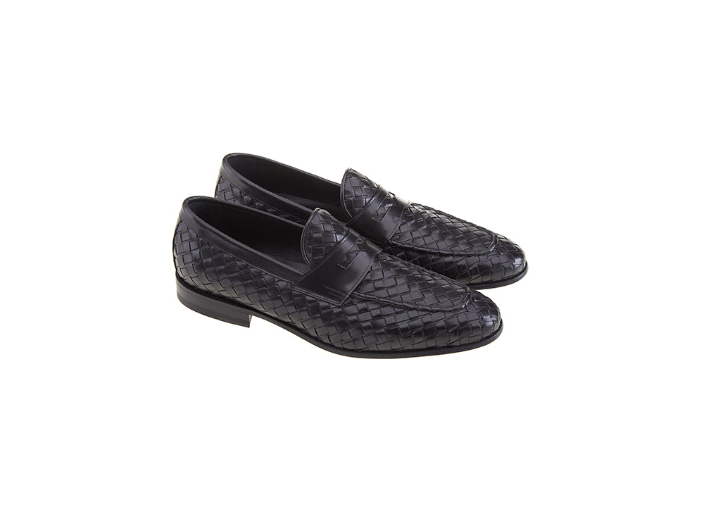 BRAIDED BLACK LOAFERS